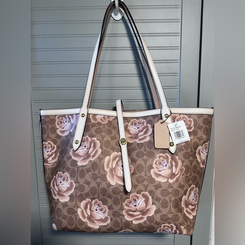 Coach LG Tan/Chalk Leather Market Tote In Signature Rose Print NWT MSRP: $448.00